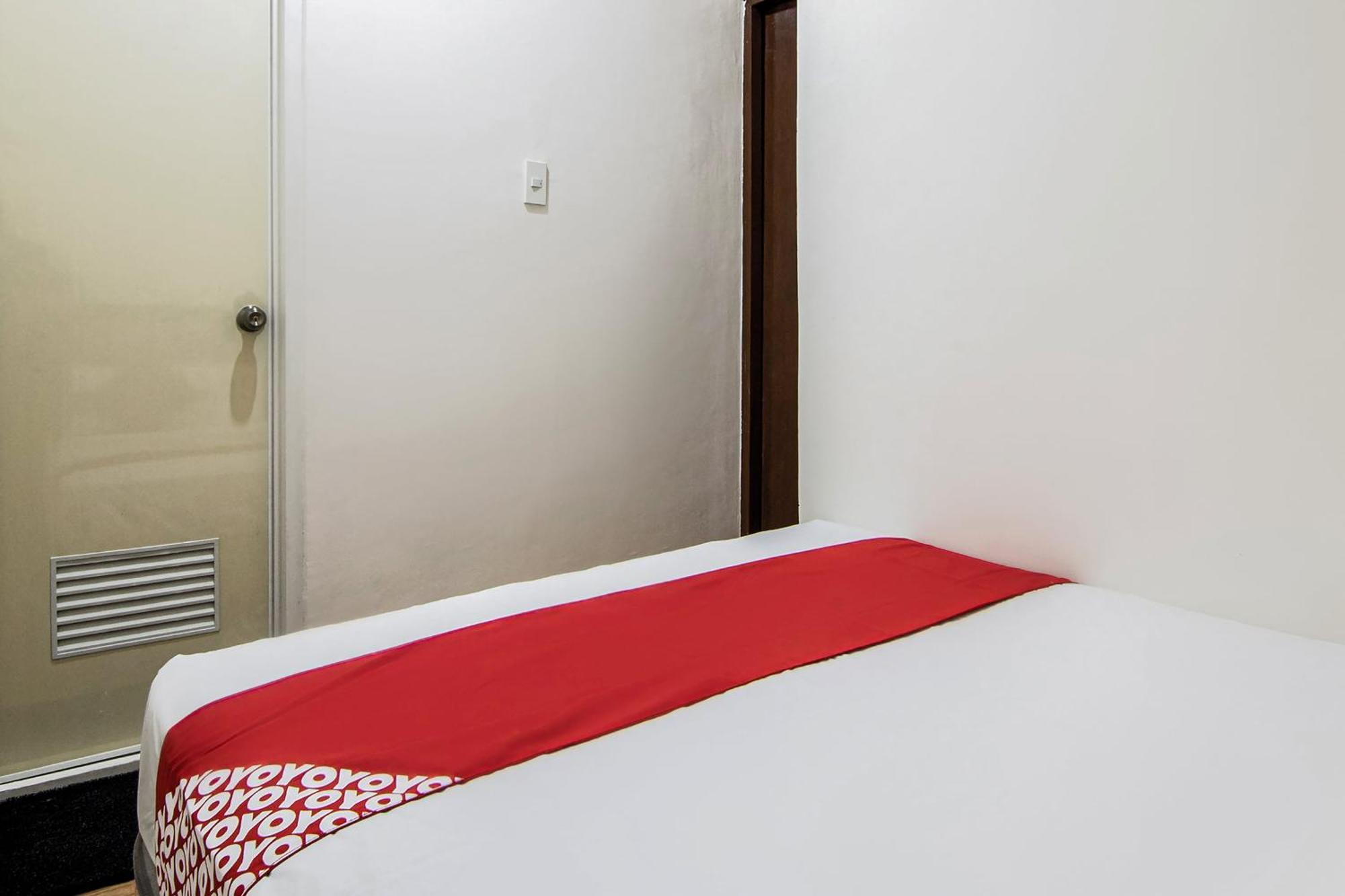 OYO 431 Apollo 11 Apartelle Pasay Esterno foto