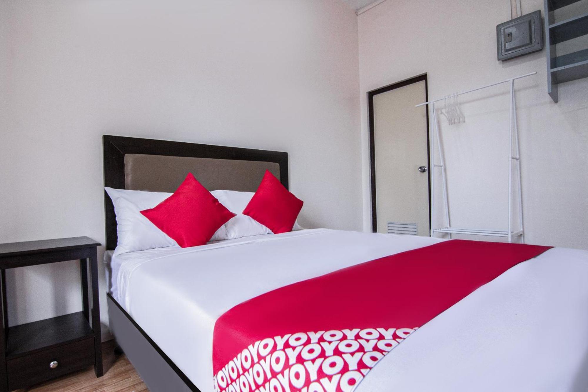 OYO 431 Apollo 11 Apartelle Pasay Esterno foto