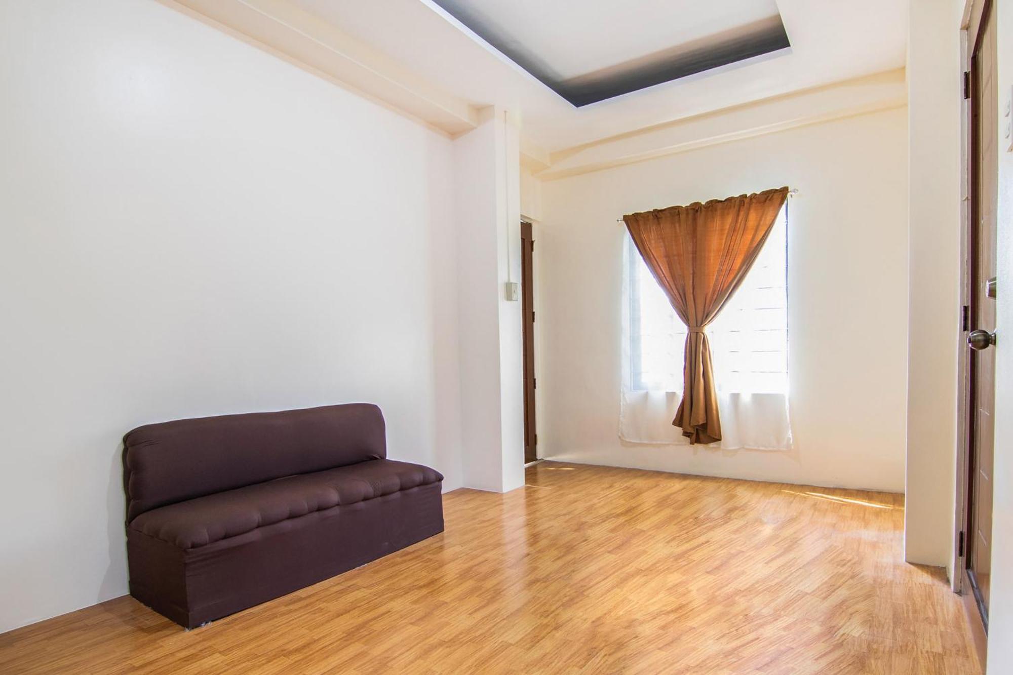 OYO 431 Apollo 11 Apartelle Pasay Esterno foto