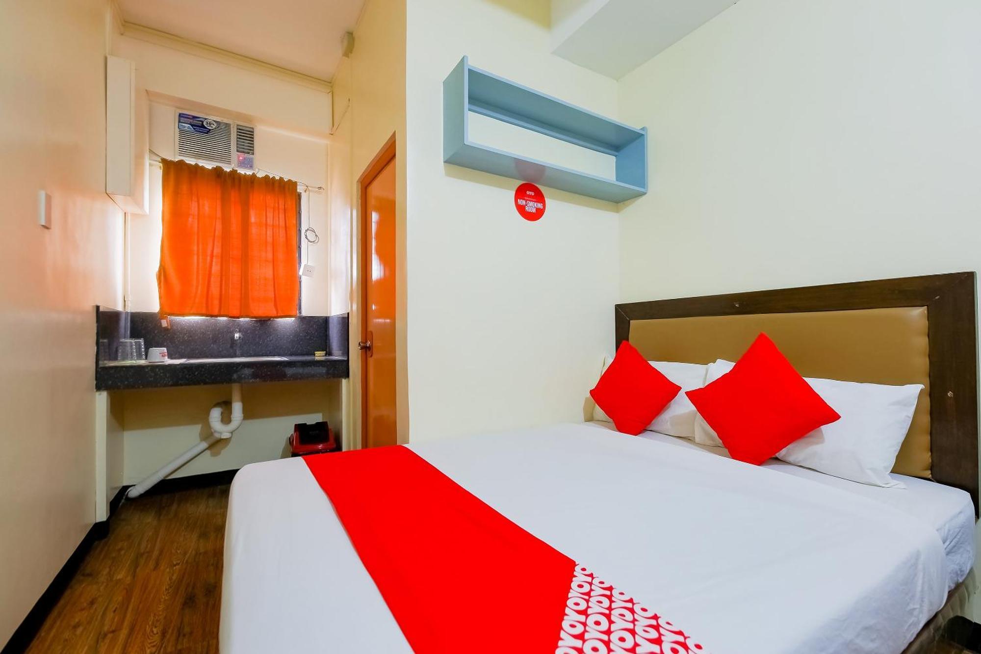 OYO 431 Apollo 11 Apartelle Pasay Esterno foto