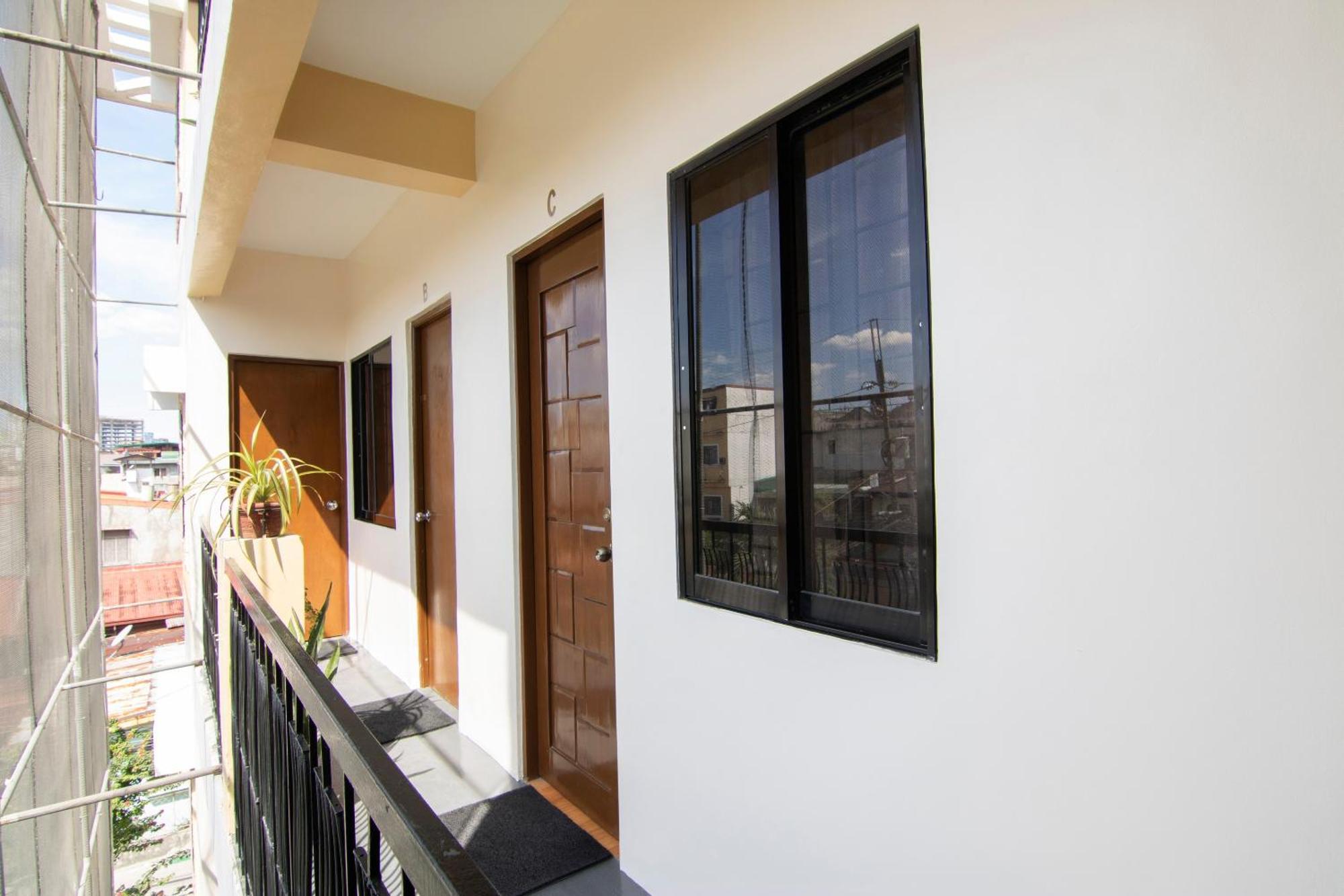 OYO 431 Apollo 11 Apartelle Pasay Esterno foto