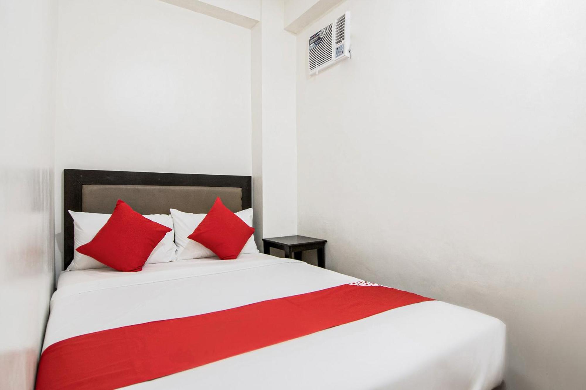 OYO 431 Apollo 11 Apartelle Pasay Esterno foto