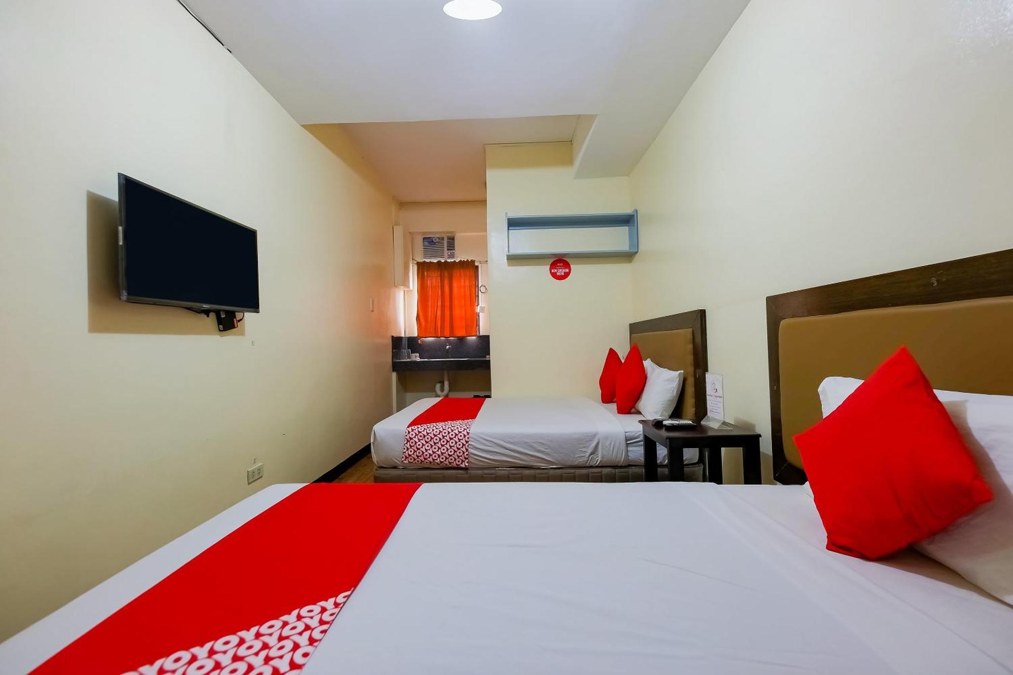 OYO 431 Apollo 11 Apartelle Pasay Esterno foto
