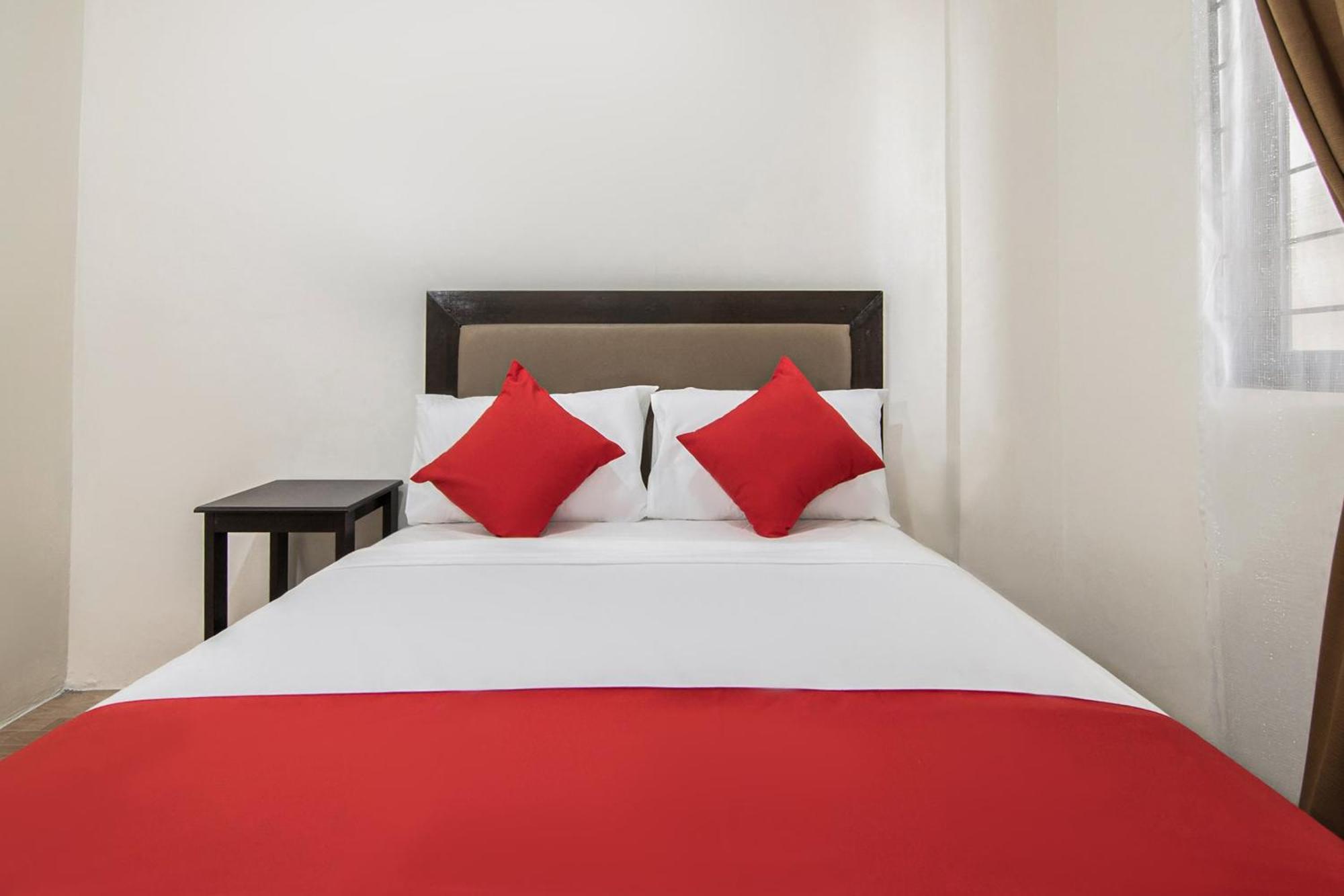 OYO 431 Apollo 11 Apartelle Pasay Esterno foto