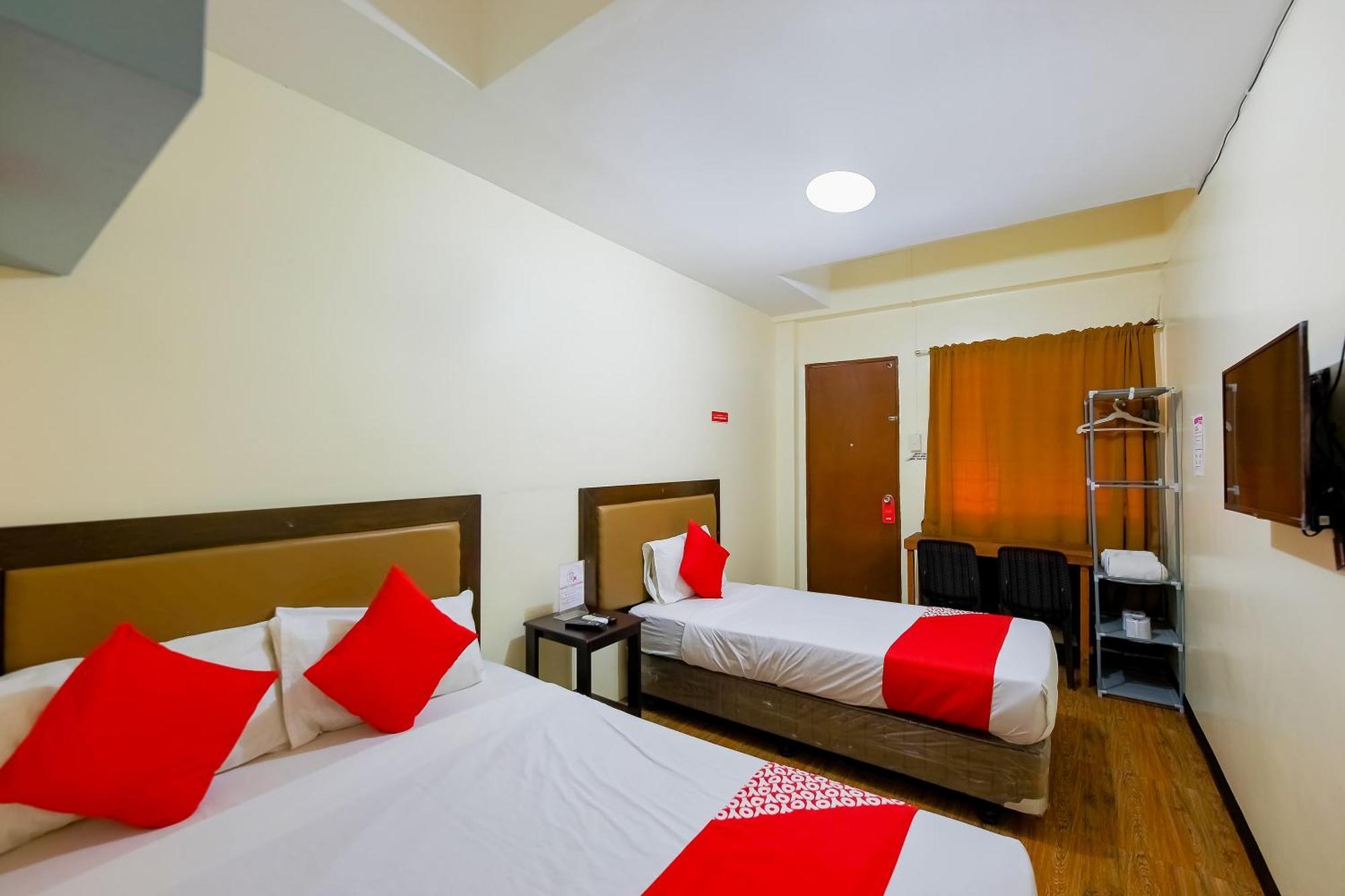OYO 431 Apollo 11 Apartelle Pasay Esterno foto