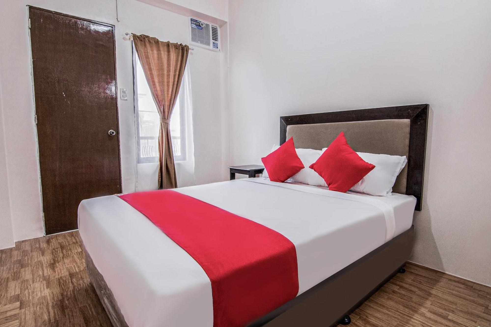 OYO 431 Apollo 11 Apartelle Pasay Esterno foto