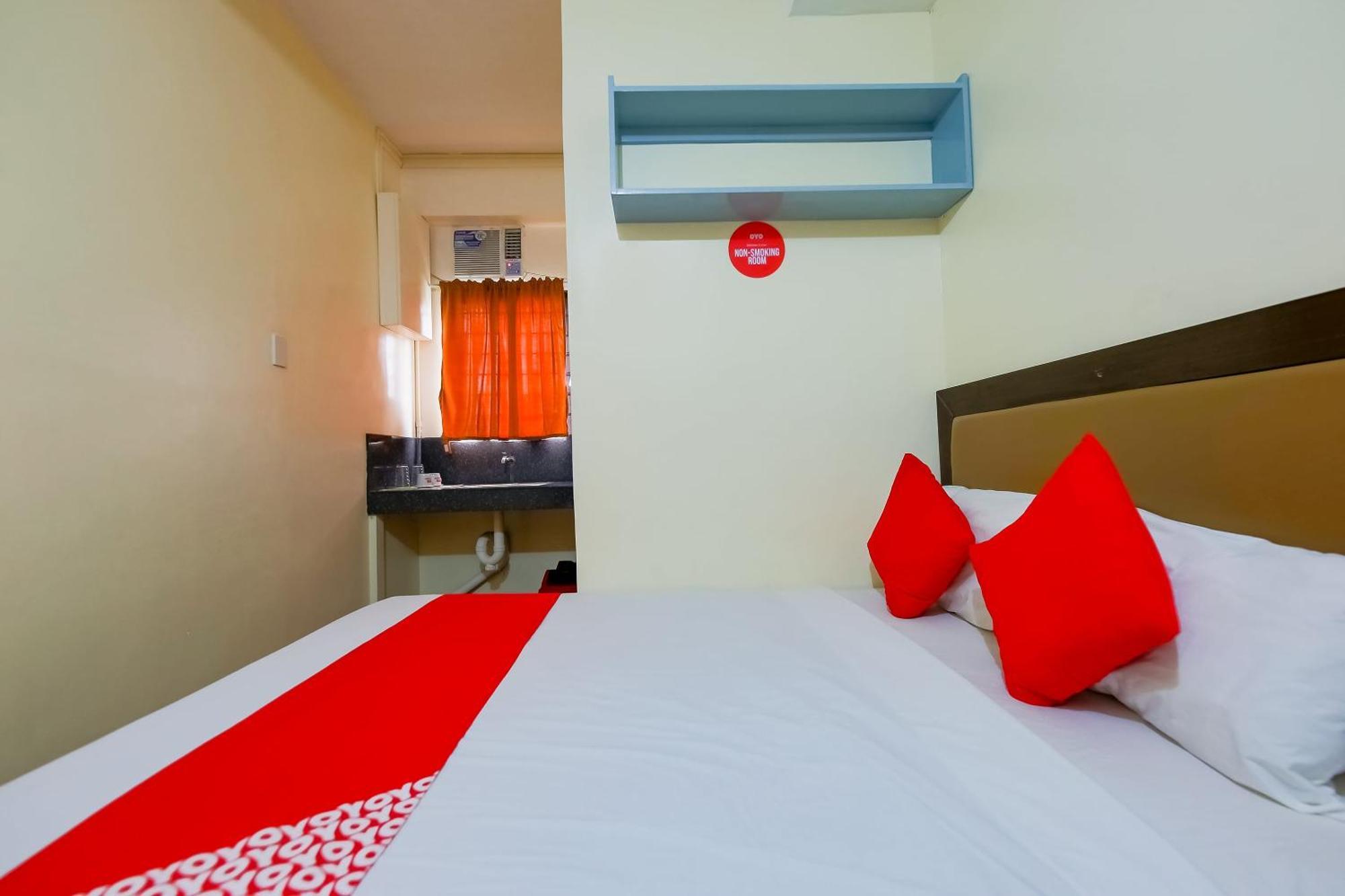 OYO 431 Apollo 11 Apartelle Pasay Esterno foto